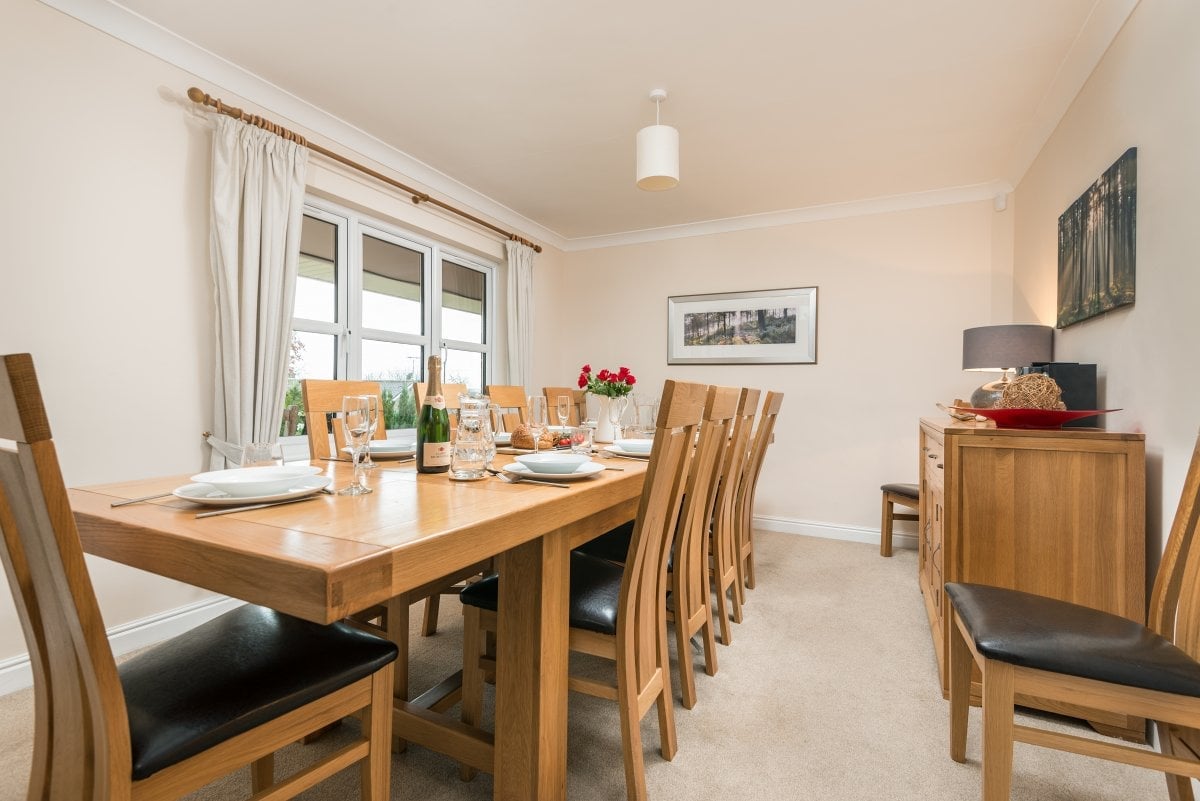Mews Hill - inside dining for all guests